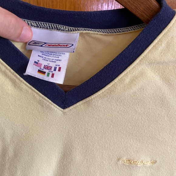 Vintage 90s womens reebok soft v-neck tee M - Picture 4 of 7